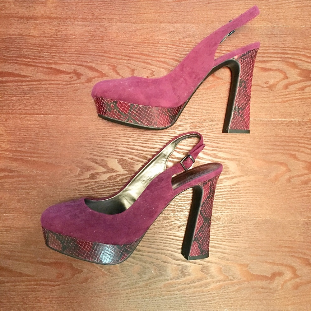 Worthington plum suede pumps